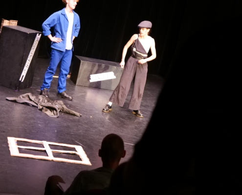 Élèves comédien.nes sur scène