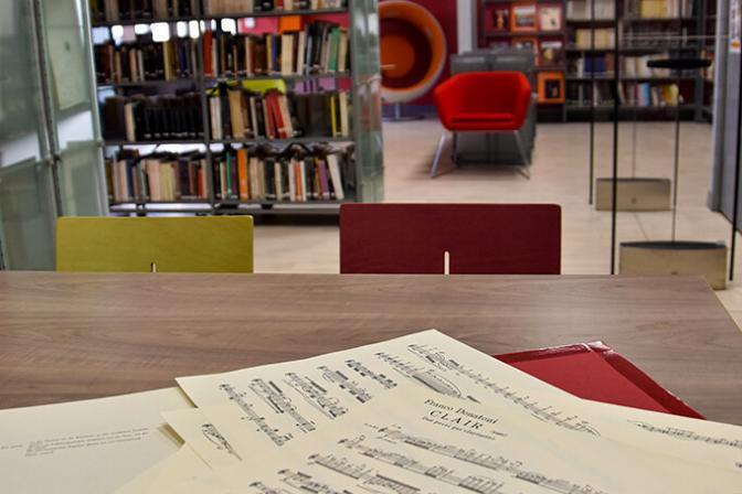 CRR Bibliothèque La Lucarne Photo de la bibliothèque "La Lucarne" dans les bâtiments du Conservatoire de Rouen